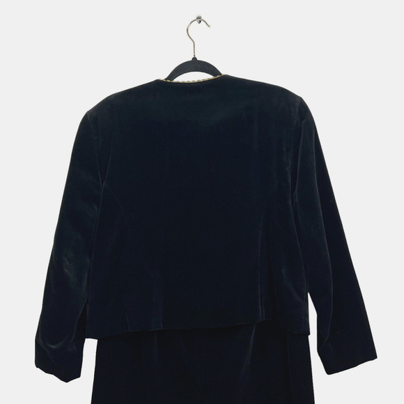 Tan Jay Womens 2 Pcs Suit Blazer and Skirt Velvet Gold Thread Trim Black 12/14 - Picture 5 of 9